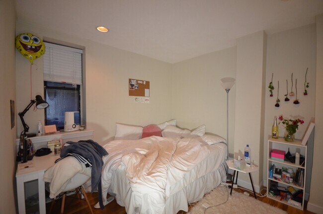 Foto del edificio - 57 Westland Ave