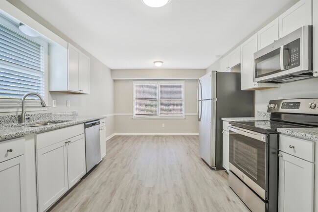 Building Photo - 68 Brookside Way
