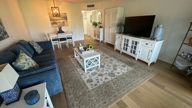 Foto del edificio - 3661 Via Poinciana