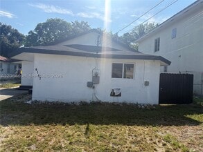 Building Photo - 4147 NW 23rd Ct