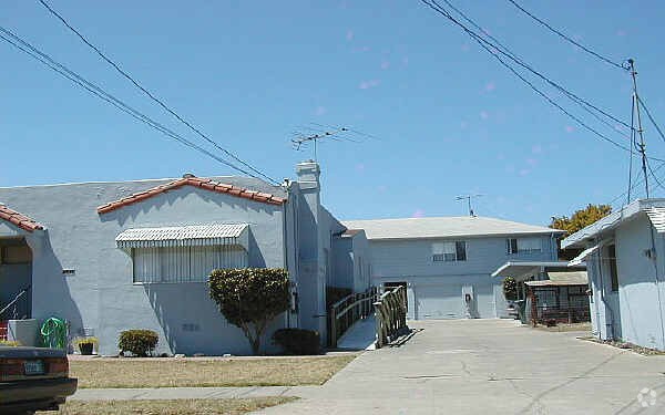 Building Photo - 244 Harlan St