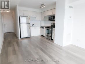 Building Photo - 2015 Sheppard Ave E