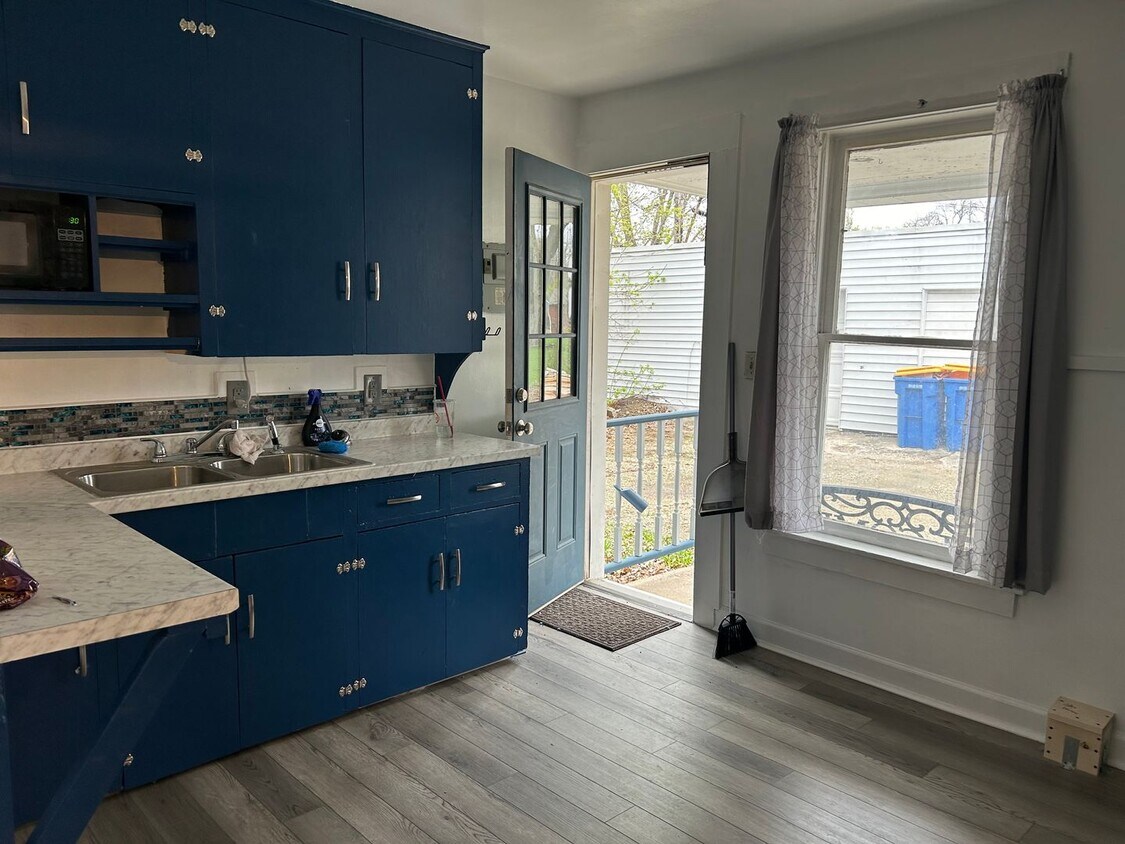 Foto principal - 1201 S Cedar Ave