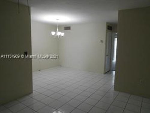 Building Photo - 52 NE 204th St
