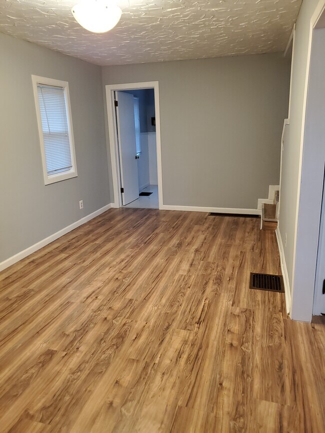 Foto del edificio - 4732 Jeannette Rd