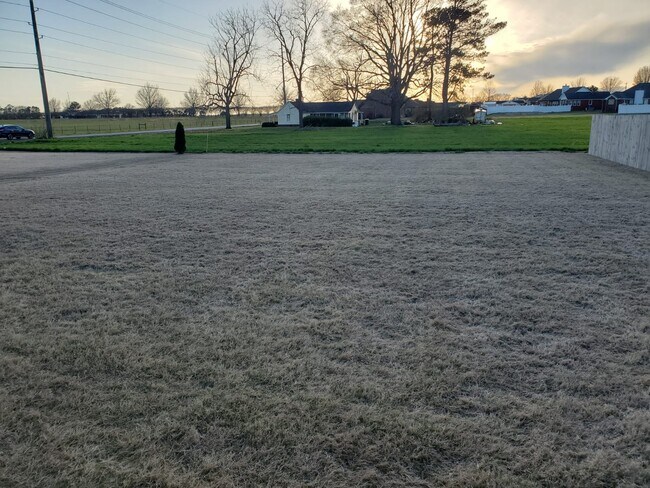 Foto del edificio - 102 Elledge Farm Dr