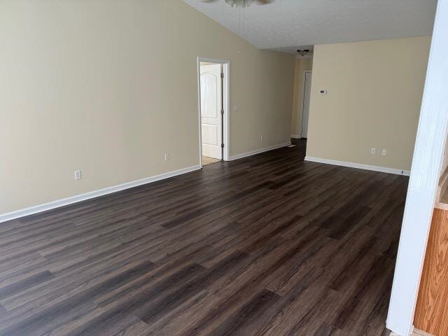Foto del edificio - 114 Pirates Cove Ln