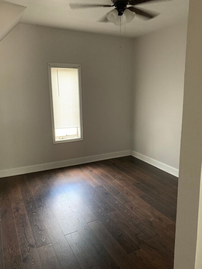 Building Photo - 3 br, 1 bath House - 532 S 16th Street