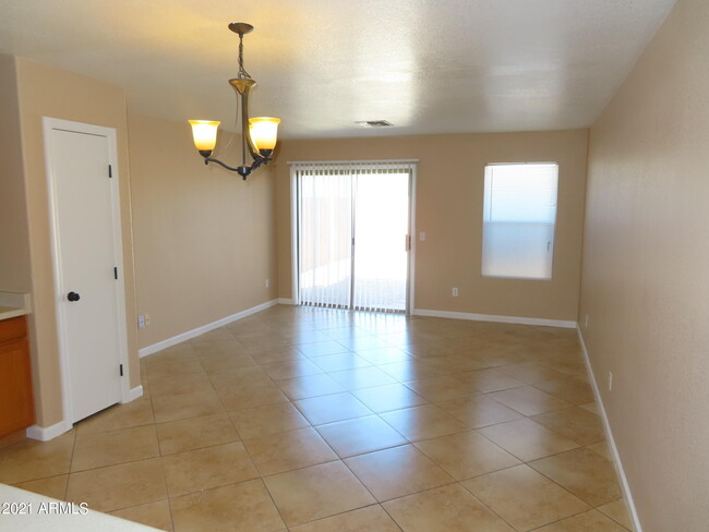 Foto del edificio - 33816 N Cherry Creek Rd