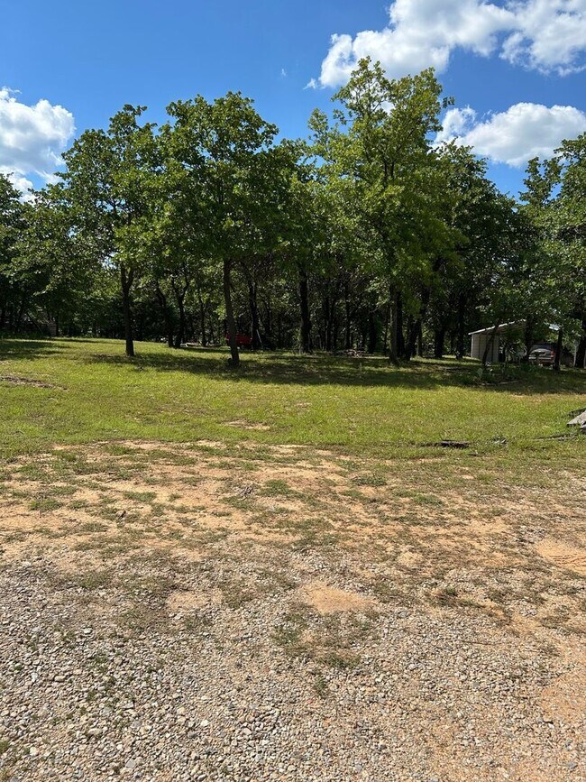 Building Photo - Spacious 4BR House in Guthrie
