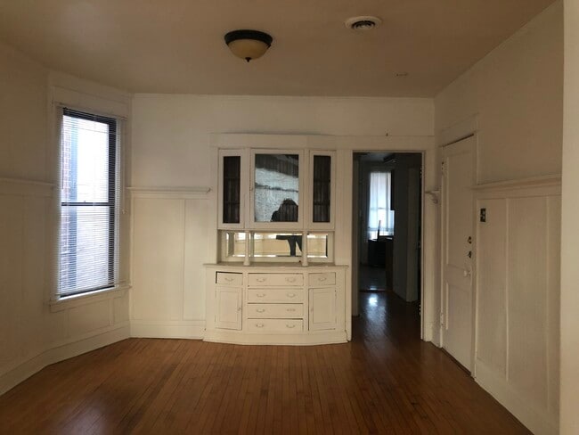 Building Photo - 3728 N Bosworth Ave