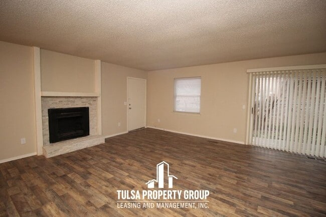 Building Photo - 12706 E 39th St