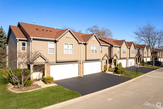 Building Photo - Whispering Oaks