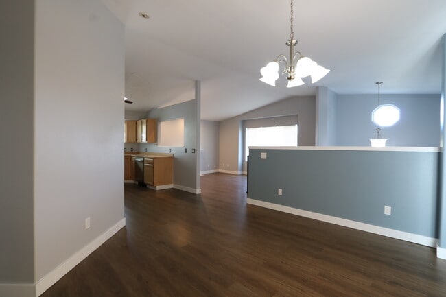 Building Photo - 9663 N Ptarmigan Dr