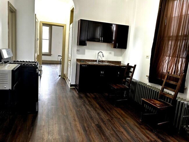 Foto del edificio - 2744 W 23rd St