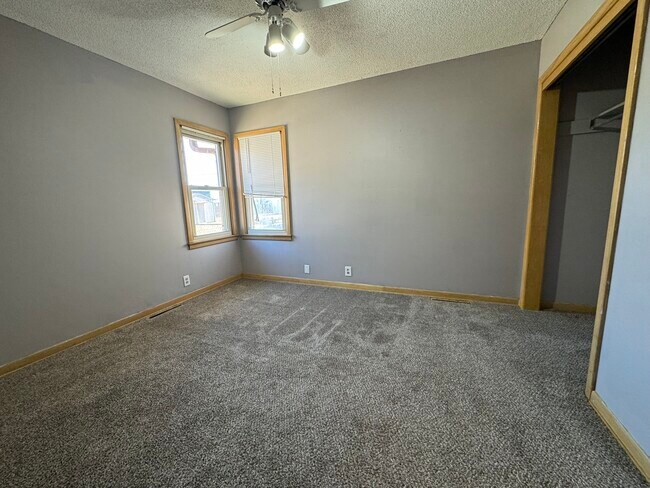 Foto del edificio - 68 Faircrest Dr