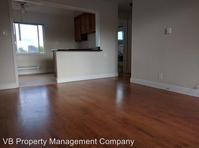 Building Photo - 21306-21226 Lake Chabot Rd