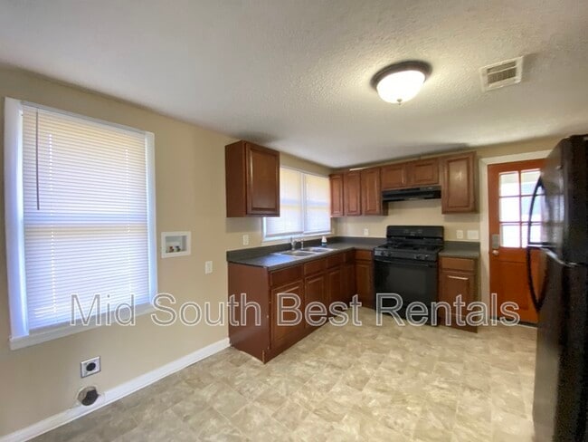 Building Photo - 818 Carver Ln