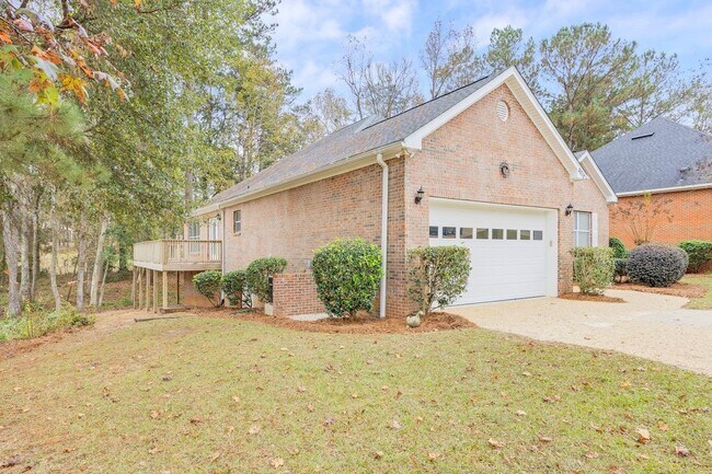 Building Photo - 9015 Eagles Ridge Dr