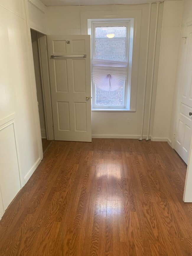 Building Photo - 1 Bedroom-York City SD