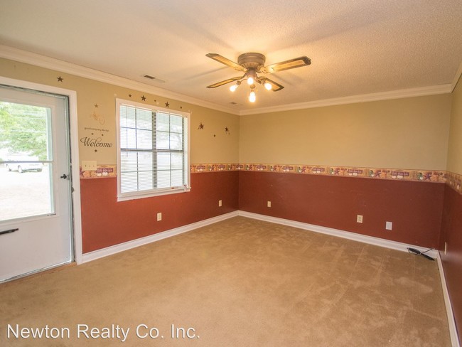 Building Photo - 16237 Evans Rd