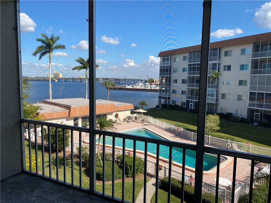 Foto principal - 1650 1st Ave W