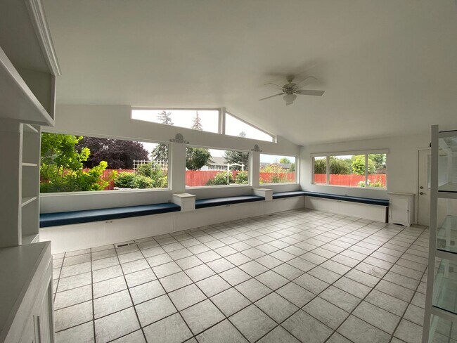 Foto del edificio - 4/3/2 Beautiful Home in Minden