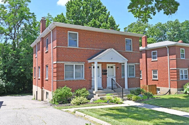 Foto del edificio - 27 Pleasant Ridge Ave