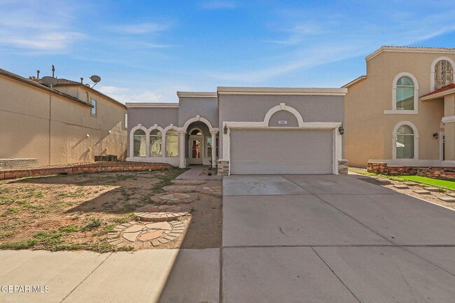 Building Photo - 305 De Palma Pl