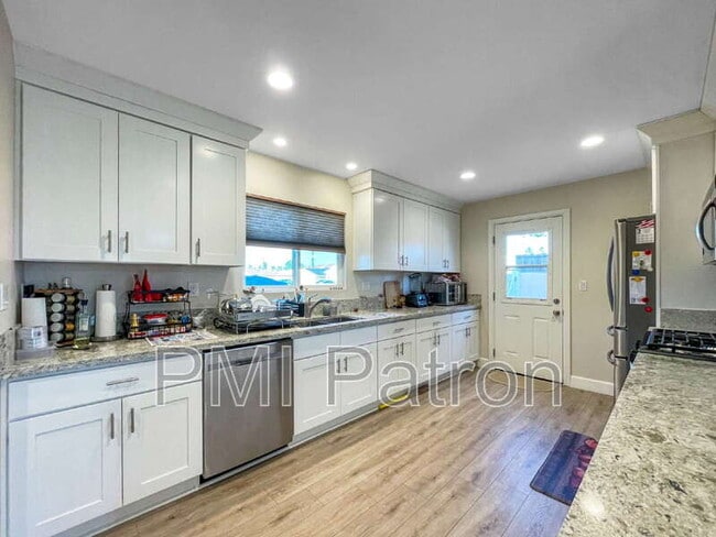 Foto del edificio - 6724 Sequoia Dr