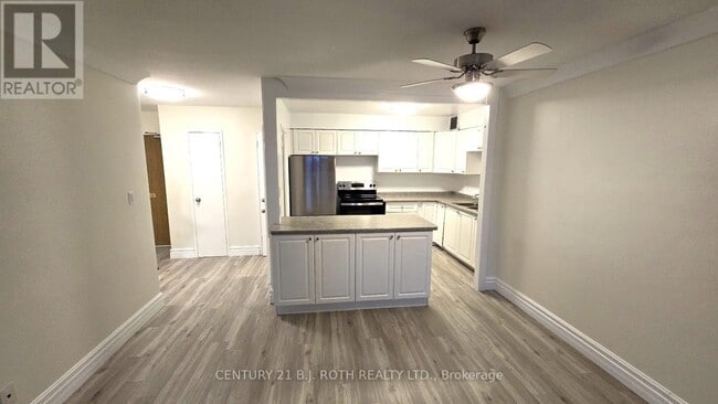 Building Photo - 2 Grove St E