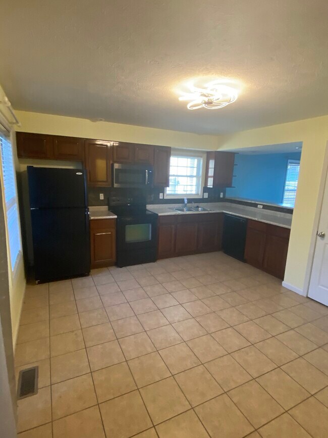 1263 S Stella Dr Unit Stella Ridge Condo, Bloomington, IN 47401 Condo