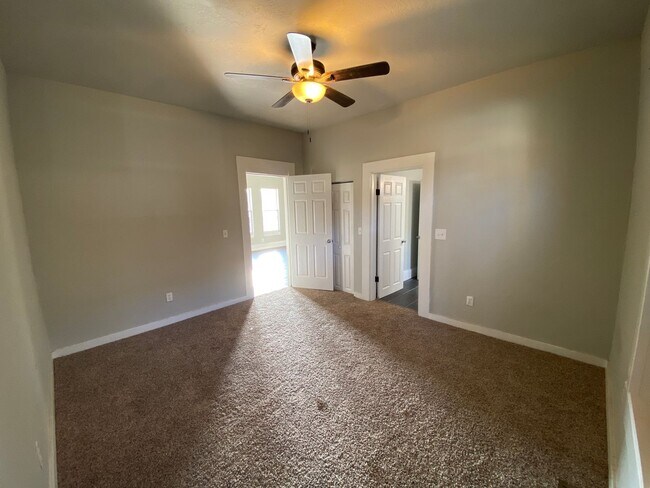 Foto del edificio - 3 Bedroom House Available in OKC