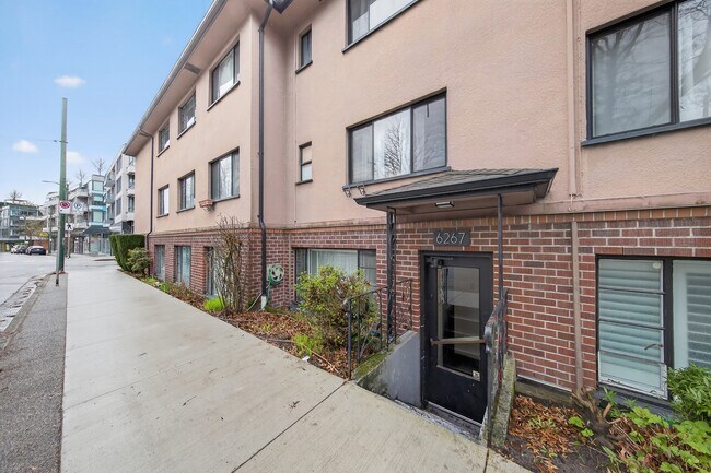 Photo du bâtiment - 2105 W 47th Ave