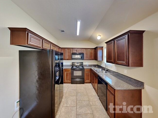 Foto del edificio - 8405 Weeping Cherry Ln