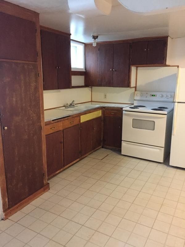 Building Photo - 304 Churchill Ct