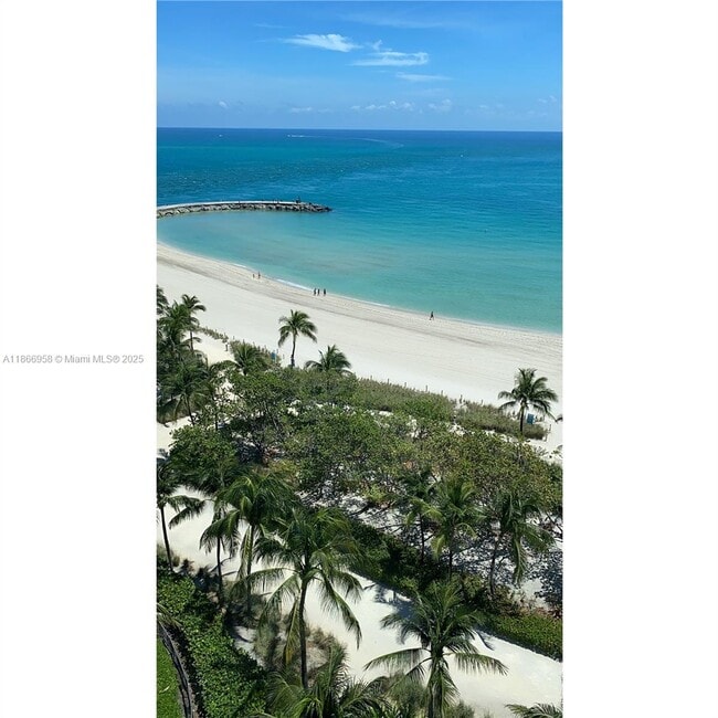 Foto del edificio - 10275 Collins Ave