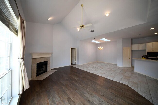 Building Photo - 2 br, 2 bath House - 8791 Halstead Ct