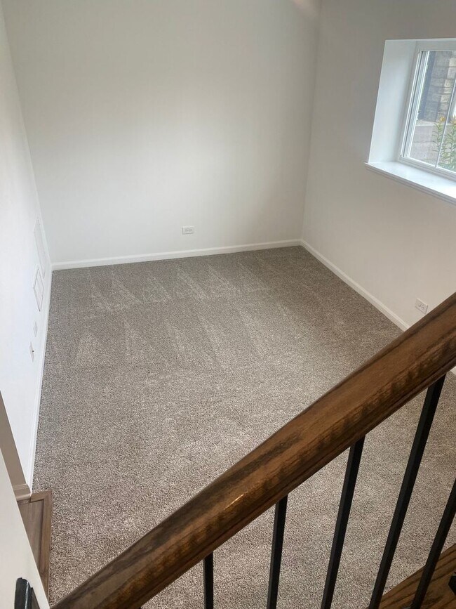 Foto del edificio - 529 Wolverine Dr