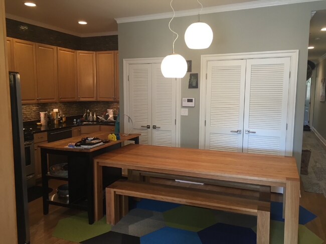 Foto del edificio - 1600 5th St NW