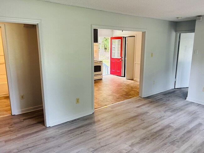 Building Photo - 2600 Rockwood