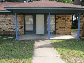 Building Photo - 3017 Courtney Ave