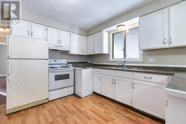 Building Photo - 520 Capilano Ct