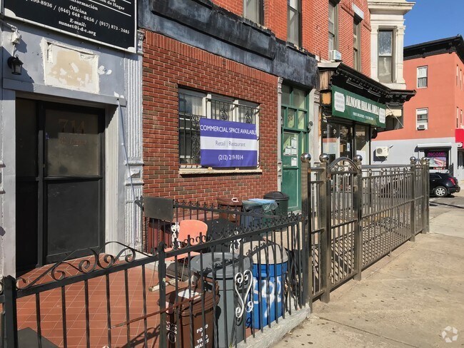 Building Photo - 712 4th Ave