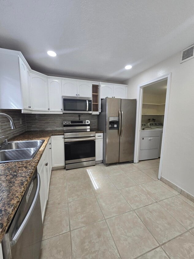 Primary Photo - 10710 La Placida Dr
