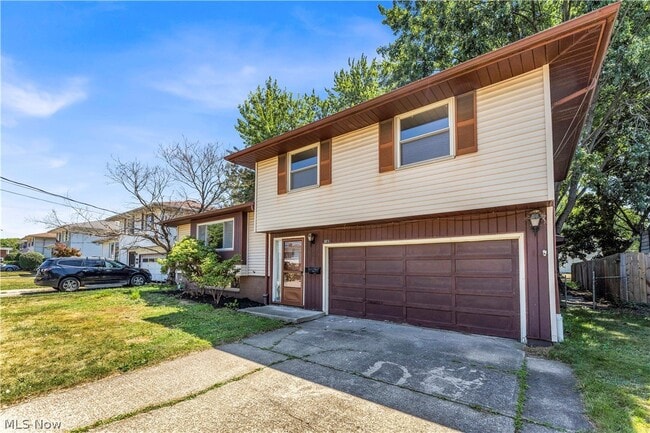Building Photo - 13575 Starlite Dr