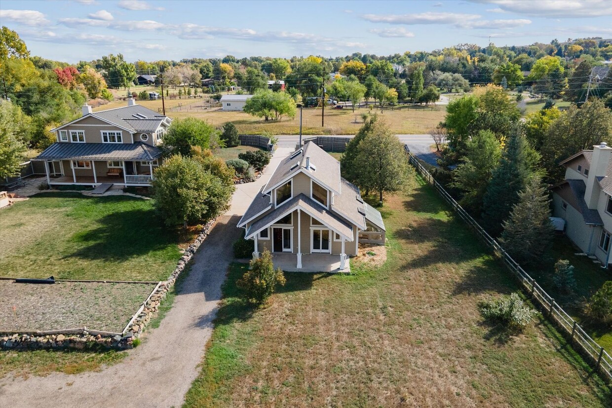 Foto principal - Boulder Acreage Estate with Optional Studi...