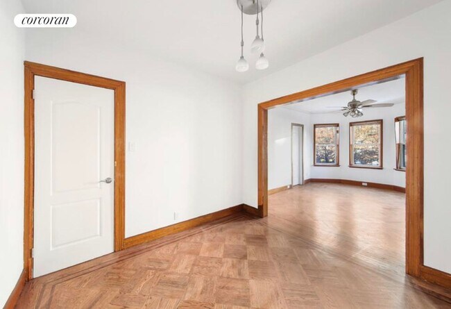 Foto del edificio - 402 E 16th St