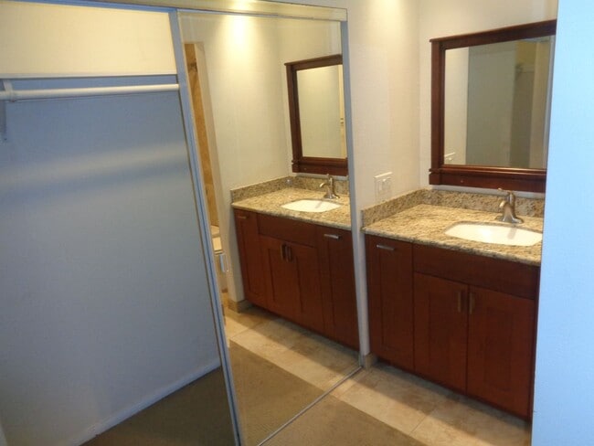 Building Photo - 387