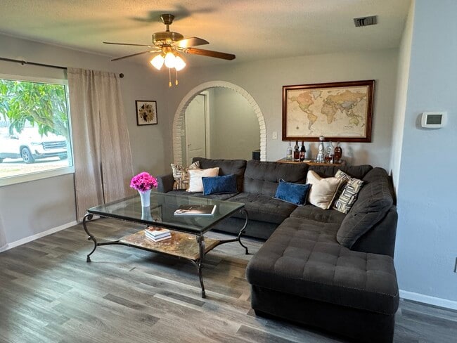 Family Room - 1063 Wexford Way